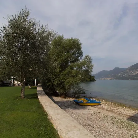 In Lake 2 * Iseo